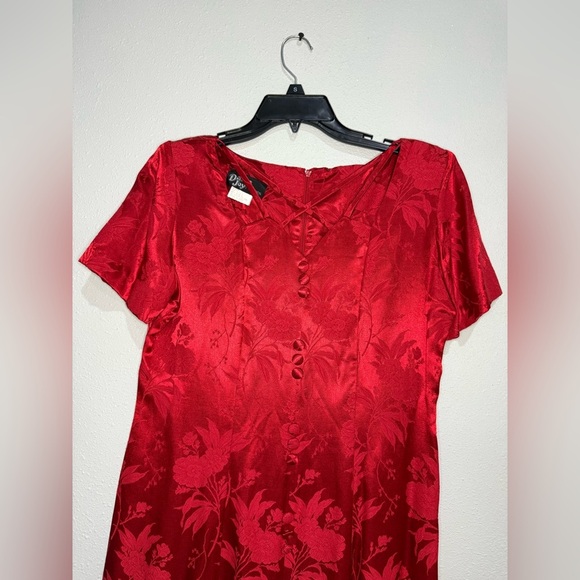 Down Joy Fashions / Elegant Red Floral Dress/ Size 8 - Picture 2 of 8
